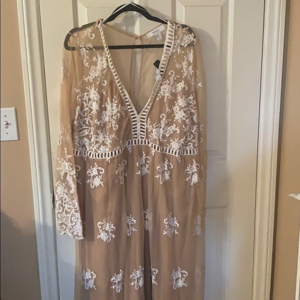 Nude long sleeve lace dress